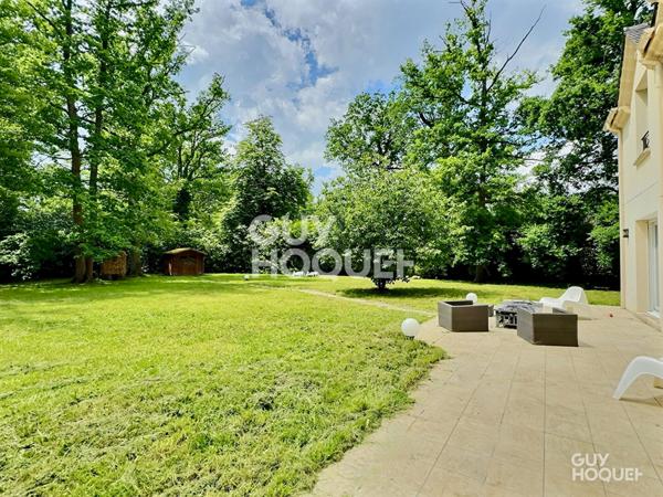 Maison Lamorlaye 10 pièce(s) 297 m2