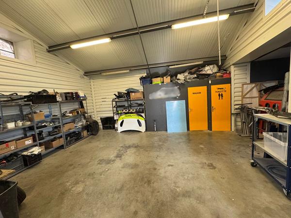 MURS COMMERCIAUX 500 m²  PROCHE GAILLAC