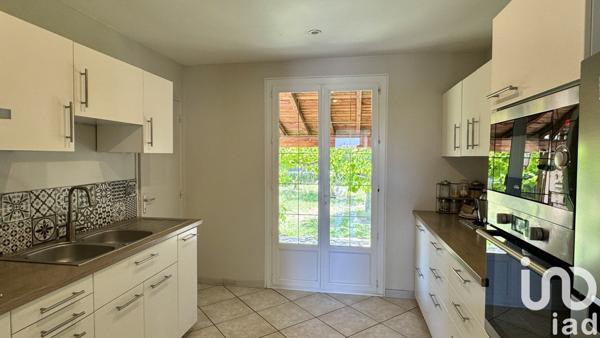 Maison traditionnelle 9 pièces de 150 m² à Le Pontet (84130)