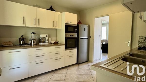 Maison traditionnelle 9 pièces de 150 m² à Le Pontet (84130)