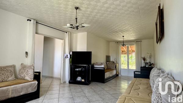 Maison traditionnelle 9 pièces de 150 m² à Le Pontet (84130)