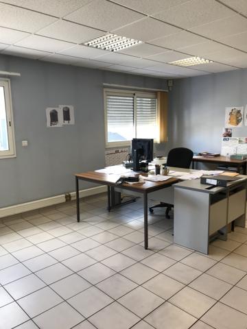 LOCATION BUREAUX - PARKING - MONTOIR DE BRETAGNE - 193 M2