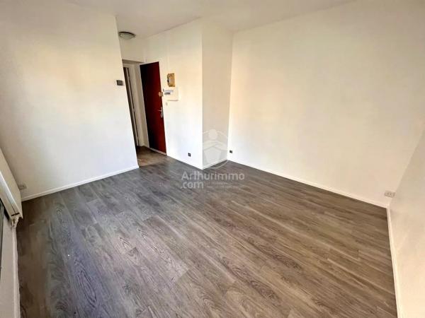 Location                                                      Studio
                        
                     1 pièces                      20 m2                     à Rouen