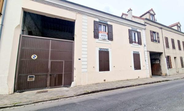 Corps de feme rénové en centre ville