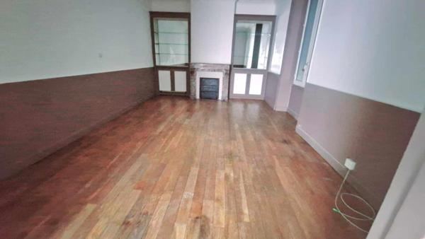 Corps de feme rénové en centre ville