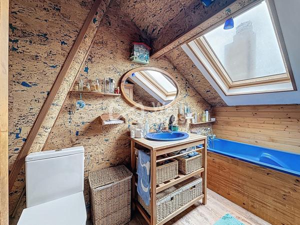 Lagny - Maison atypique à fort potentiel – 190 m² divisés en deux lots indépendants - Grand terrain