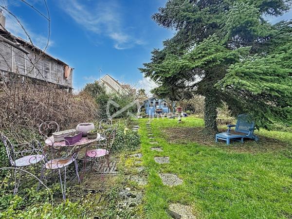 Lagny - Maison atypique à fort potentiel – 190 m² divisés en deux lots indépendants - Grand terrain