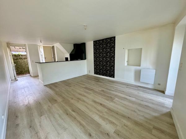 Maison de bourg 2 chambres avec jardin et garage