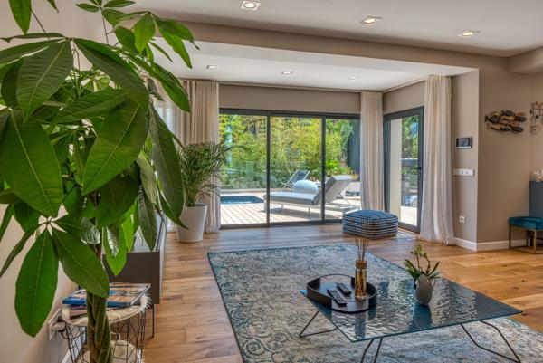 Vente Maison contemporaine Èze 7 Pièces 175 m²