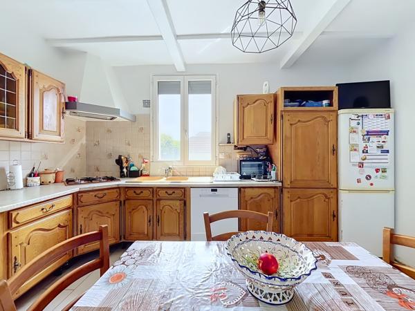 Maison
         5 pièces
        - 109 m² Exclusivité 285 000 € *