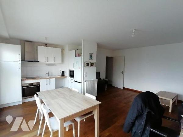 NOUVEAUTE TRENTE CINQ NOTAIRES !! Commune de BRUZ, RENNES METROPOLE, au 2ème étage sur 3, au se...