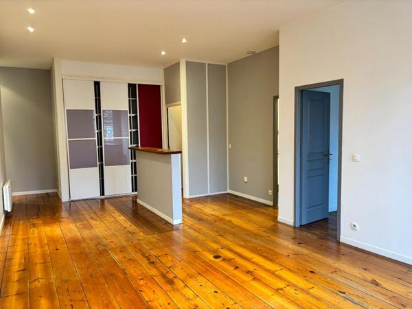 Appartement, type 03, vaste et lumineux, situation idéale Bx-Bastide