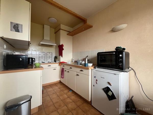 POITIERS, PROCHE DES FACULTES, STUDIO DE 33m² AVEC BALCON