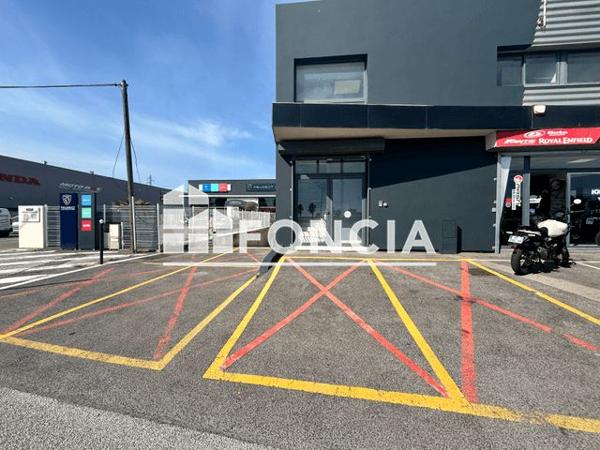 Location Local commercial 1 pièce 56.9 m² - 1158 CHEMIN DE LA FOSSELLA Perpignan 66000