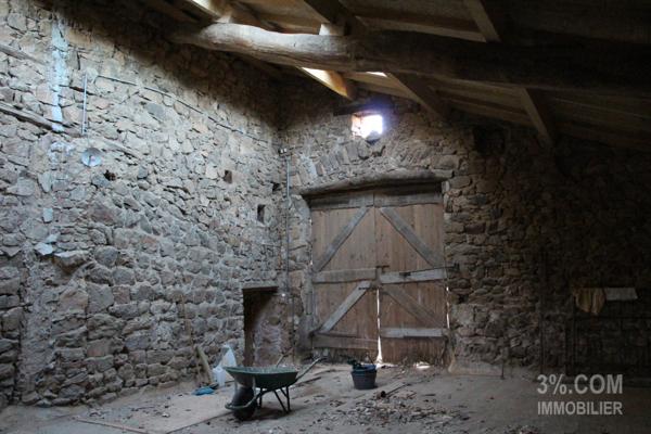Maison en pierres en cours de rénovation Colombier-le-Jeune (07270)