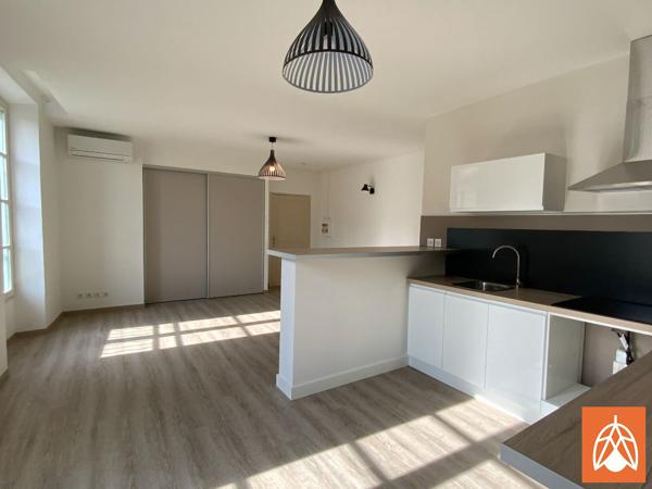 Appartement T1 Bis récent 43 m2 centre-ville Salon de provence Appartement T1 Bis récent 43 m2 centre-ville Salon de provence