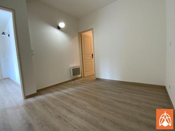 Appartement T1 Bis récent 43 m2 centre-ville Salon de provence Appartement T1 Bis récent 43 m2 centre-ville Salon de provence