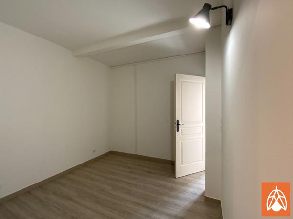 Appartement T1 Bis récent 43 m2 centre-ville Salon de provence Appartement T1 Bis récent 43 m2 centre-ville Salon de provence