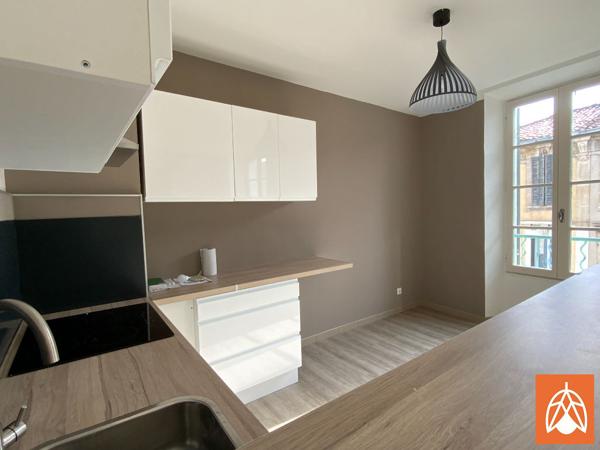 Appartement T1 Bis récent 43 m2 centre-ville Salon de provence Appartement T1 Bis récent 43 m2 centre-ville Salon de provence