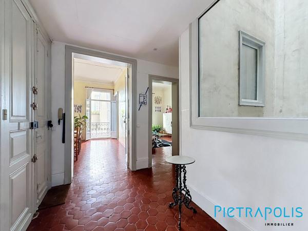 EXCLUSIVITÉ - SÈTE : Quartier Théâtre Molière, Appartement T3/4 105,62 m² Loi Carrez. Grenier. Cave