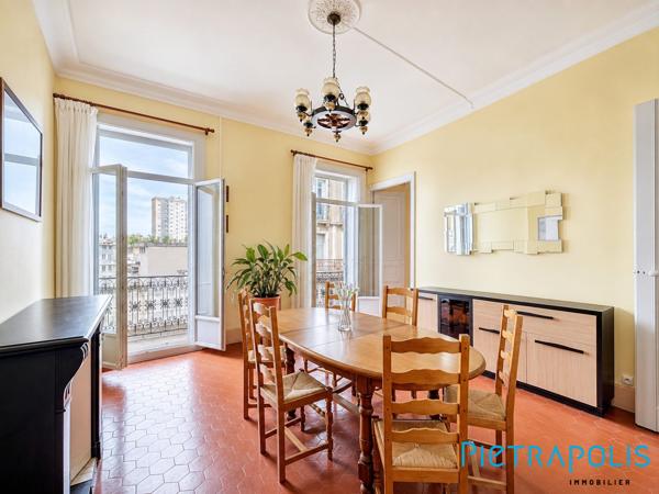 EXCLUSIVITÉ - SÈTE : Quartier Théâtre Molière, Appartement T3/4 105,62 m² Loi Carrez. Grenier. Cave