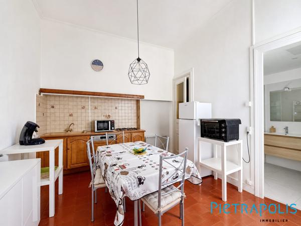EXCLUSIVITÉ - SÈTE : Quartier Théâtre Molière, Appartement T3/4 105,62 m² Loi Carrez. Grenier. Cave