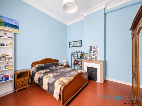 EXCLUSIVITÉ - SÈTE : Quartier Théâtre Molière, Appartement T3/4 105,62 m² Loi Carrez. Grenier. Cave