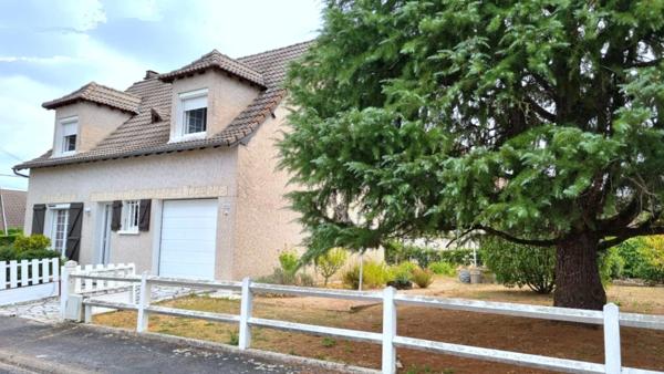 SAINT PANTALEON DE LARCHE - Maison de 3 chambres en excellent etat