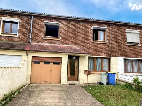 BEAURAINS - MAISON DE RESIDENCE avec garage et jardin. 