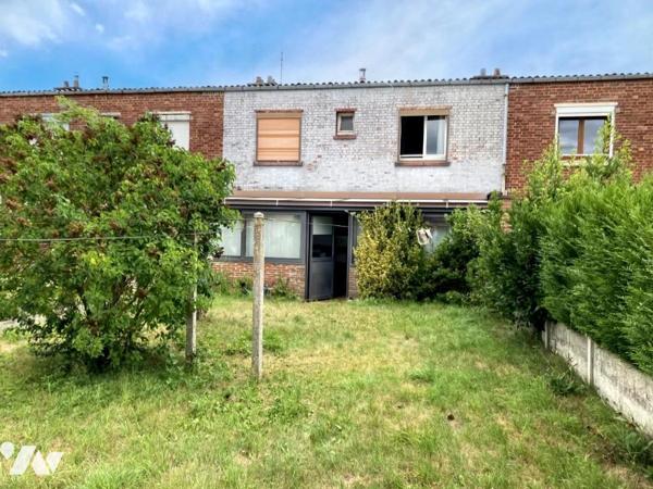 BEAURAINS - MAISON DE RESIDENCE avec garage et jardin. 