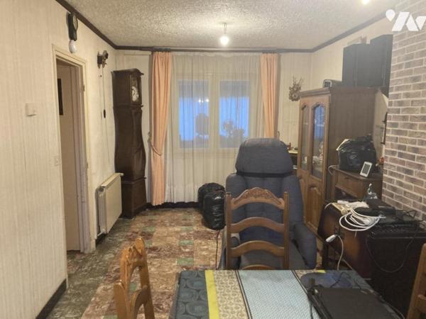 BEAURAINS - MAISON DE RESIDENCE avec garage et jardin. 