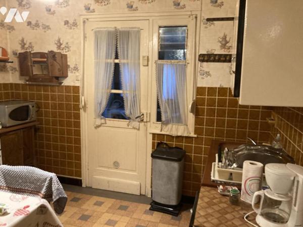 BEAURAINS - MAISON DE RESIDENCE avec garage et jardin. 