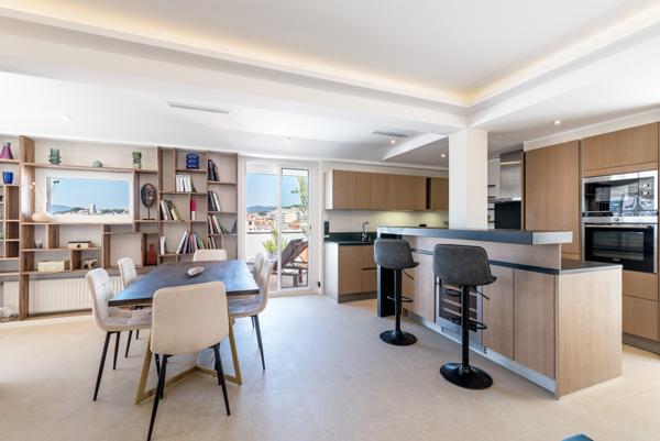 Cannes-Banane : Rare, penthouse vue mer et Suquet , 3 chambres et grande terrasse