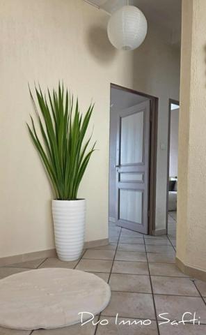 Maison de ville- Garage - Parking - Grand balcon