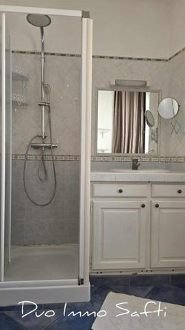 Maison de ville- Garage - Parking - Grand balcon