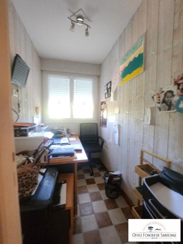 Propriété comprenant une maison principale d'habitation et 3 gites indépendants