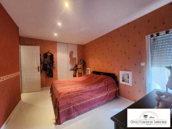 Propriété comprenant une maison principale d'habitation et 3 gites indépendants