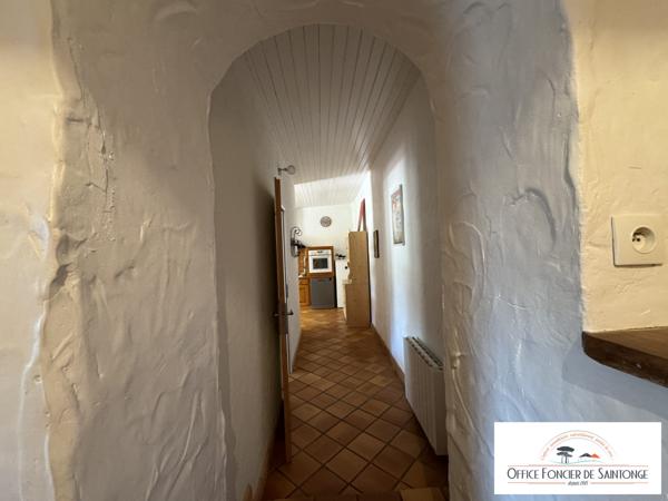 Propriété comprenant une maison principale d'habitation et 3 gites indépendants