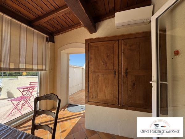 Propriété comprenant une maison principale d'habitation et 3 gites indépendants