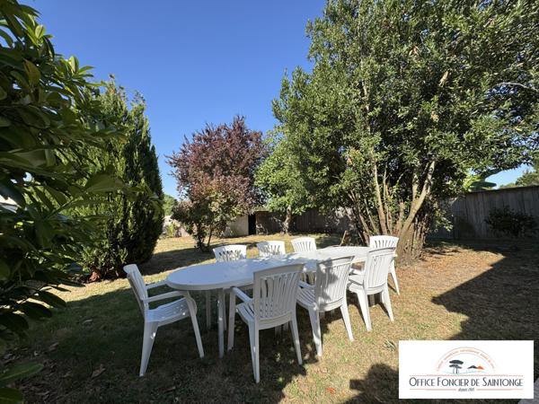 Propriété comprenant une maison principale d'habitation et 3 gites indépendants