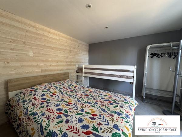 Propriété comprenant une maison principale d'habitation et 3 gites indépendants