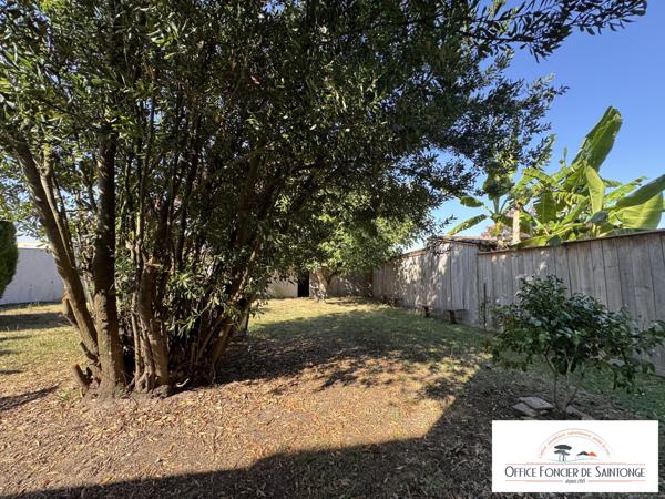 Propriété comprenant une maison principale d'habitation et 3 gites indépendants