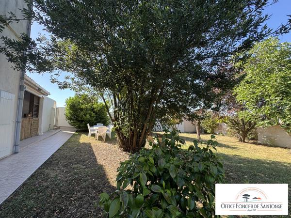 Propriété comprenant une maison principale d'habitation et 3 gites indépendants