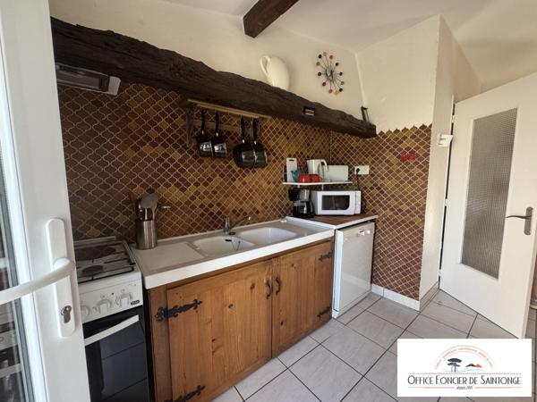 Propriété comprenant une maison principale d'habitation et 3 gites indépendants