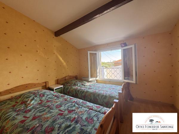 Propriété comprenant une maison principale d'habitation et 3 gites indépendants