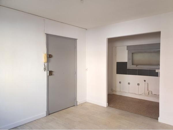 Marcq-en-Barœul Croisé-Laroche appartement T2 avec parking et cave