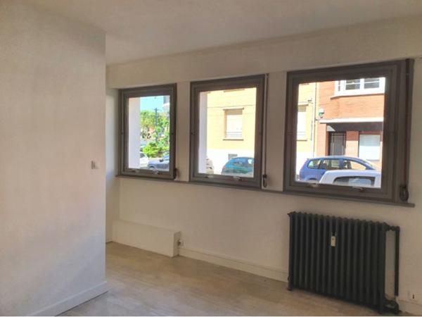 Marcq-en-Barœul Croisé-Laroche appartement T2 avec parking et cave