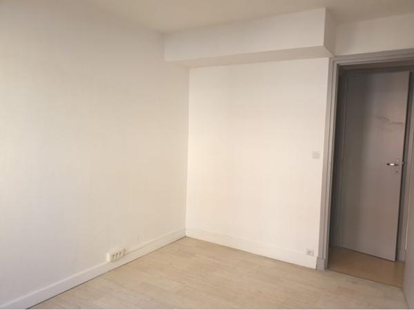 Marcq-en-Barœul Croisé-Laroche appartement T2 avec parking et cave