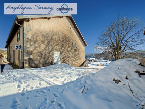 Maison familiale rénovée partiellement avec grange et vastes espaces – Jura BONLIEU