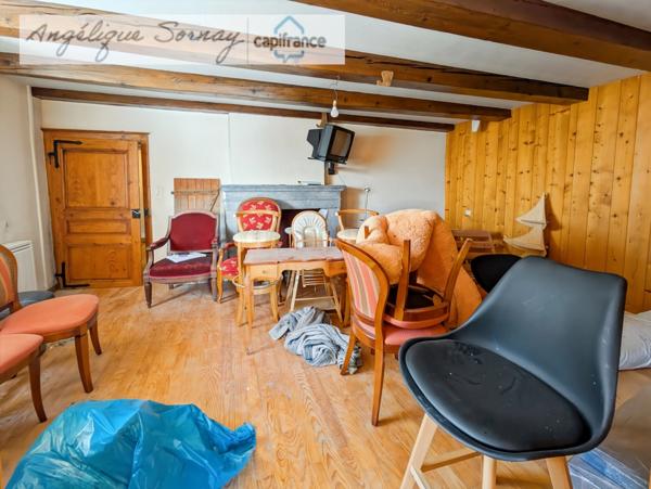 Maison familiale rénovée partiellement avec grange et vastes espaces – Jura BONLIEU